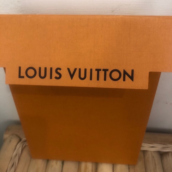 Louis Vuitton Gift Box Envelope Folder Decor - Picture 3 of 8